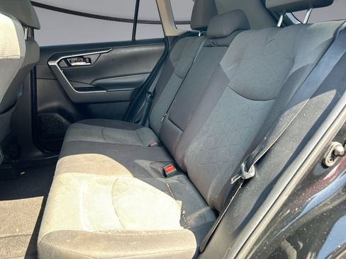 Used 2020 Toyota RAV4 XLE FWD image 28