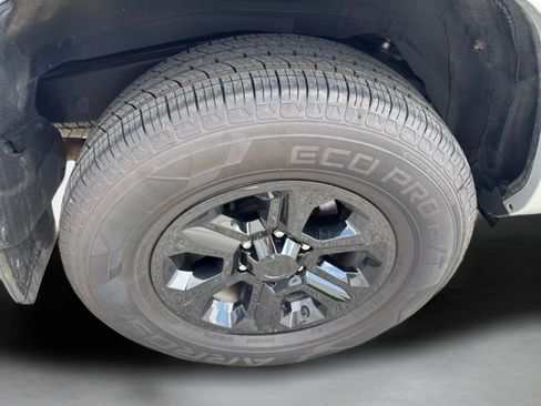 Used 2024 Toyota 4Runner SR5 RWD image 37