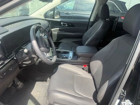 Used 2025 Kia Carnival SX Prestige FWD image 9