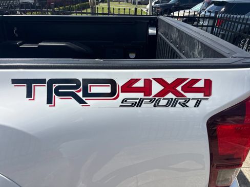 Used 2019 Toyota Tacoma TRD Sport AWD/4WD image 26