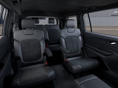 New 2025 Jeep Grand Cherokee L Altitude image 15