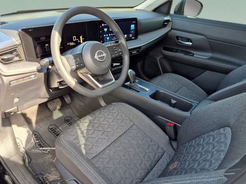 Used 2026 Nissan Kicks SV FWD image 18