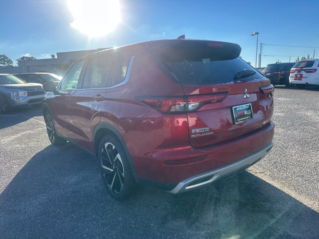 Used 2024 Mitsubishi Outlander SE FWD image 5