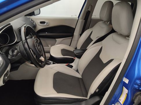 Used 2019 Jeep Compass Latitude FWD image 17
