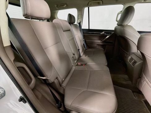 Used 2019 Lexus GX 460 AWD/4WD image 31