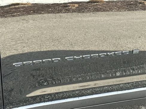 Used 2023 Jeep Grand Cherokee L Limited w/ Luxury Tech Group II image 31