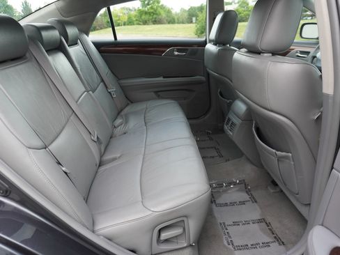 Used 2010 Toyota Avalon XLS FWD image 12