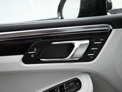 New 2025 Porsche Macan image 21