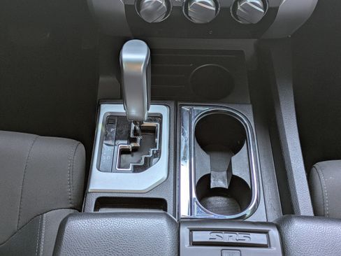 Used 2019 Toyota Tundra SR5 w/ SR5 Convenience Package RWD image 18