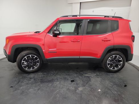 Used 2023 Jeep Renegade Latitude AWD/4WD image 4