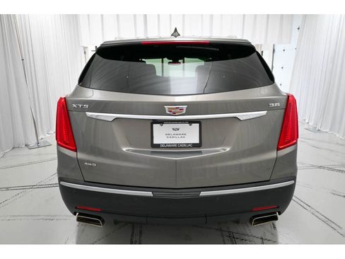 Used 2018 Cadillac XT5 Luxury w/ Driver Awareness Package image 6