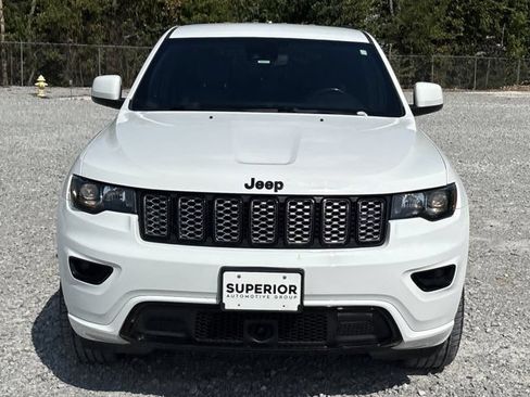 Used 2020 Jeep Grand Cherokee Altitude AWD/4WD image 11
