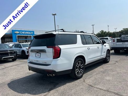 Used 2023 GMC Yukon XL AT4 w/ AT4 Premium Plus Package AWD/4WD image 3