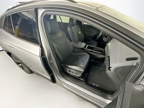 Used 2023 Volkswagen ID.4 Pro S image 32