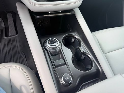 New 2025 Ford Explorer Active w/ Active Comfort Package RWD image 26