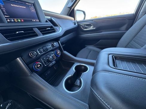 Used 2023 Chevrolet Suburban LS image 12