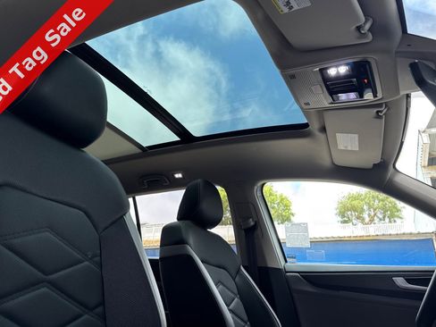 New 2025 Volkswagen Atlas Peak Edition SE image 16