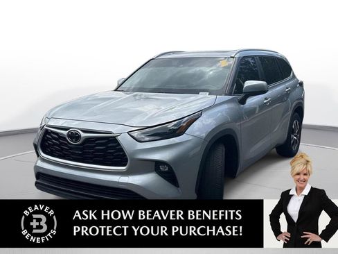Used 2023 Toyota Highlander XLE FWD image 1