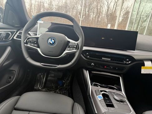 Used 2025 BMW i4 xDrive40i w/ Premium Package image 12