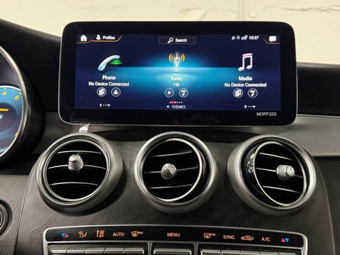 Used 2021 Mercedes-Benz GLC 300 image 30