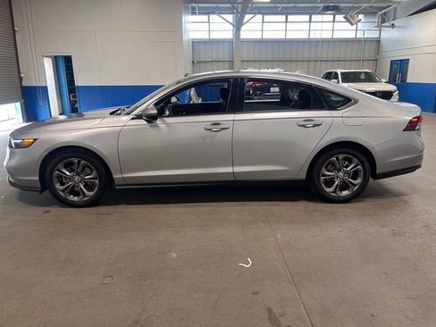 Used 2023 Honda Accord EX image 6