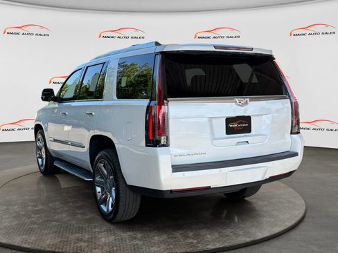 Used 2018 Cadillac Escalade Luxury AWD/4WD image 8