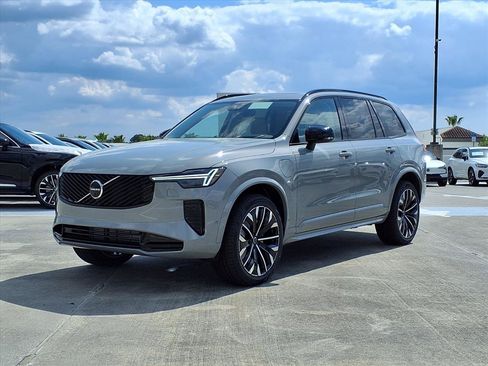 New 2026 Volvo XC90 T8 Ultra w/ Lounge Package AWD/4WD image 3