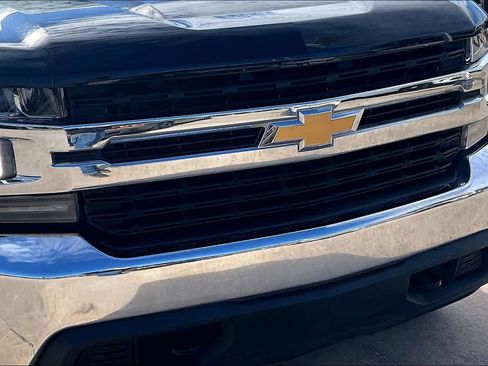 Used 2021 Chevrolet Silverado 1500 LT image 24