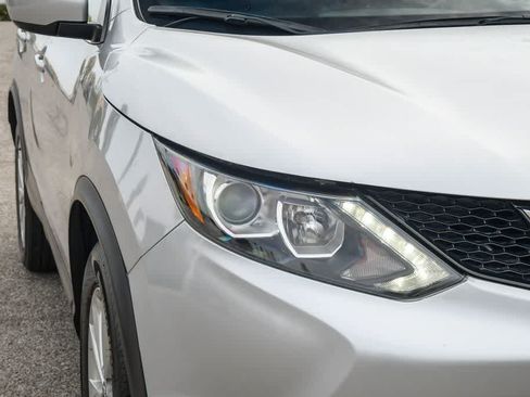 Used 2019 Nissan Rogue Sport S w/ Appearance Package FWD image 4