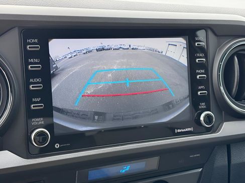 Used 2021 Toyota Tacoma TRD Sport w/ Technology Package image 18