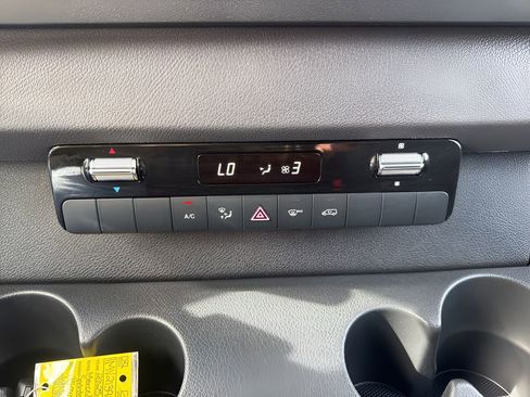 Used 2025 Mercedes-Benz Sprinter 2500 image 15