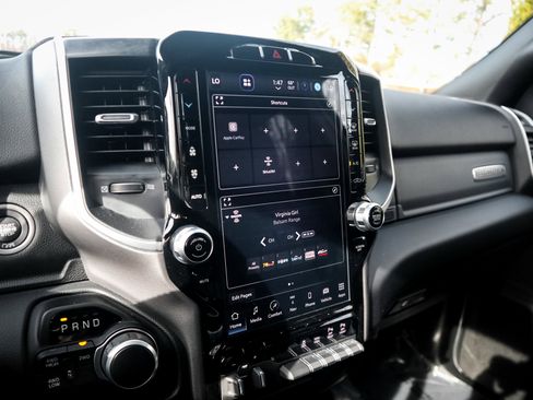 Used 2024 RAM 2500 Big Horn w/ Sport Appearance Package image 23