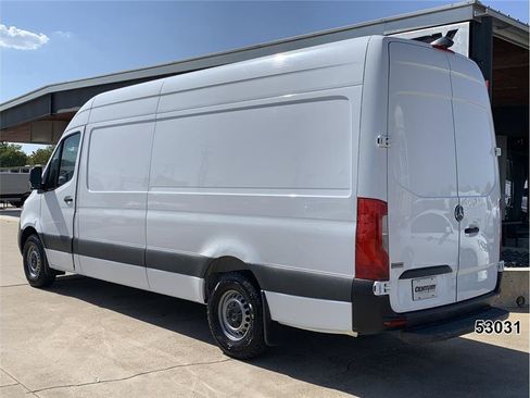 Used 2021 Mercedes-Benz Sprinter 2500 w/ Driver Convenience Package image 6