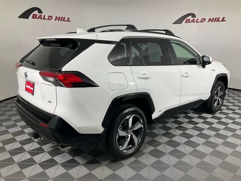 Used 2023 Toyota RAV4 SE image 6