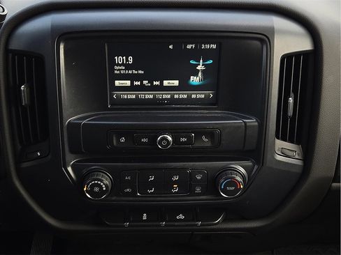 Used 2018 Chevrolet Silverado 1500 Custom w/ Custom Value Package image 10