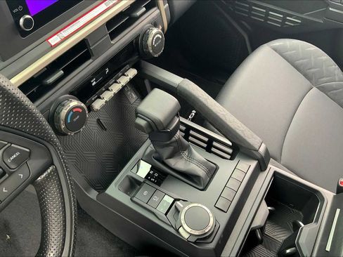 Used 2025 Toyota Tacoma SR AWD/4WD image 7