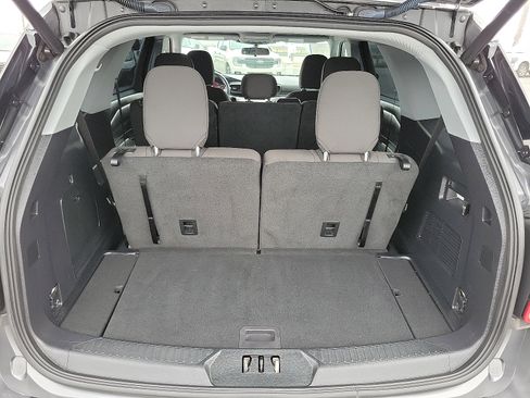 Used 2022 Ford Explorer XLT image 14