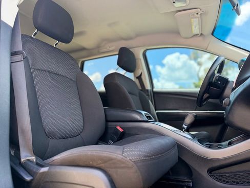 Used 2018 Dodge Journey SE w/ Blacktop Package FWD image 17