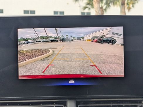 Certified 2025 Chevrolet Trax LT image 21