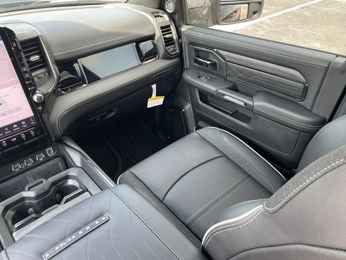 New 2025 RAM 2500 Limited AWD/4WD image 26