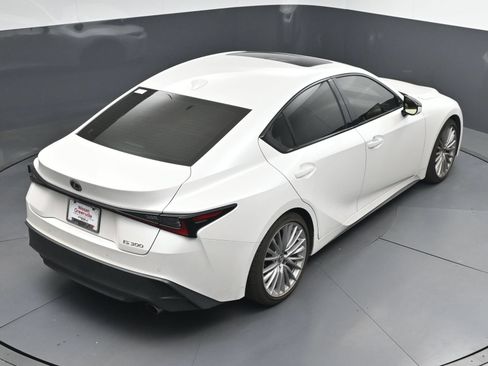 Used 2025 Lexus IS 300 w/ Premium Package RWD image 34