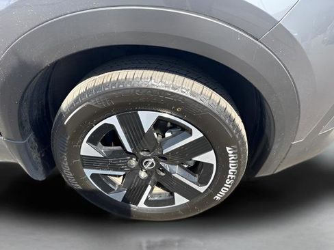 Used 2025 Nissan Kicks SV w/ Charging Package AWD/4WD image 6