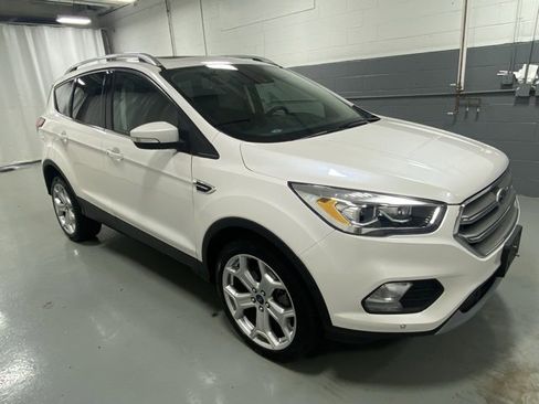 Used 2019 Ford Escape Titanium image 4
