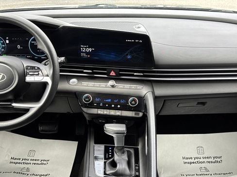 Used 2024 Hyundai Elantra Blue FWD image 19