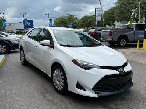 Used 2017 Toyota Corolla LE w/ Carpet Mat Package (TMS) FWD image 7