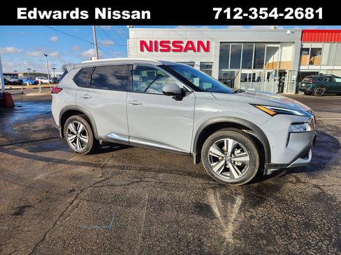 Used 2023 Nissan Rogue Platinum image 1