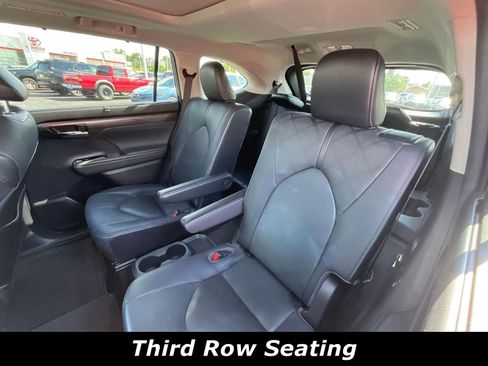 Used 2021 Toyota Highlander Platinum AWD/4WD image 20