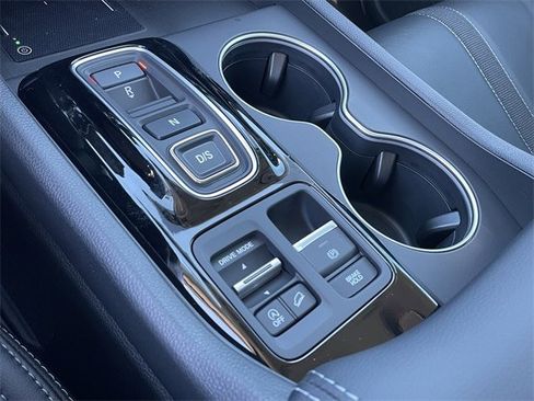 New 2025 Honda Pilot Touring image 21