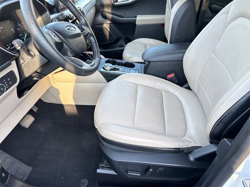 Used 2020 Ford Escape SEL image 9