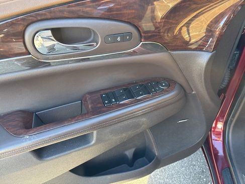 Used 2016 Buick Enclave Premium image 12